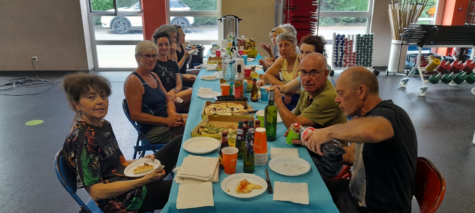 Pot et moment convivial à l'issue du nettoyage de la salle le 27 juillet 2024